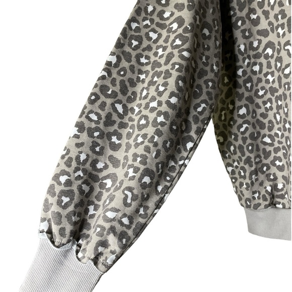 Pink Lily Half Zip Leopard Print Sweater Gray Black Size Medium - Picture 4 of 4